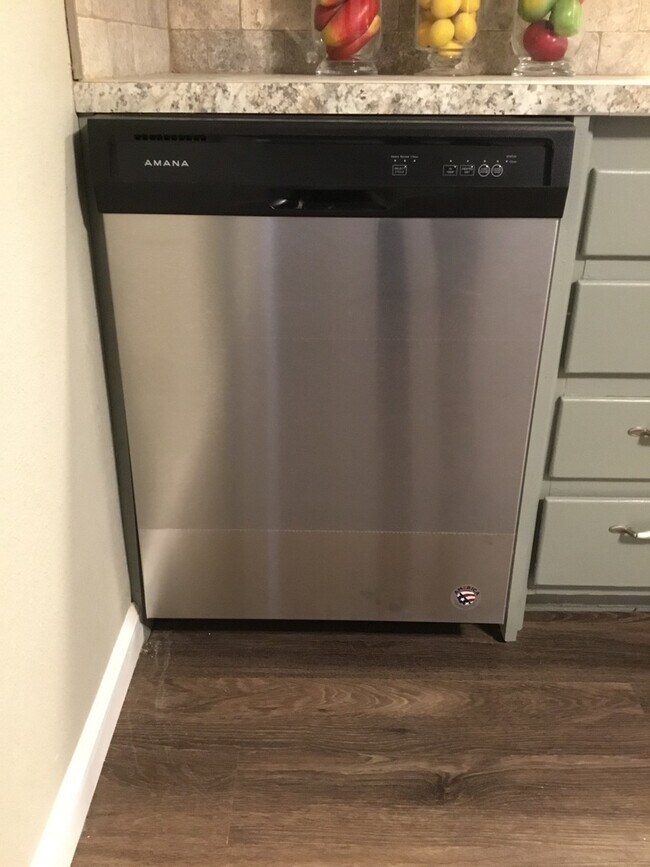 Building Photo - PRE -LEASING FOR AUGUST 1ST! 4 Bedrooms/2 ...