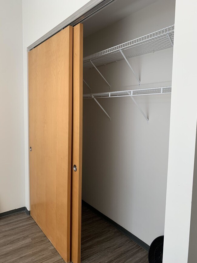 Foto del edificio - 160 E Berkeley St