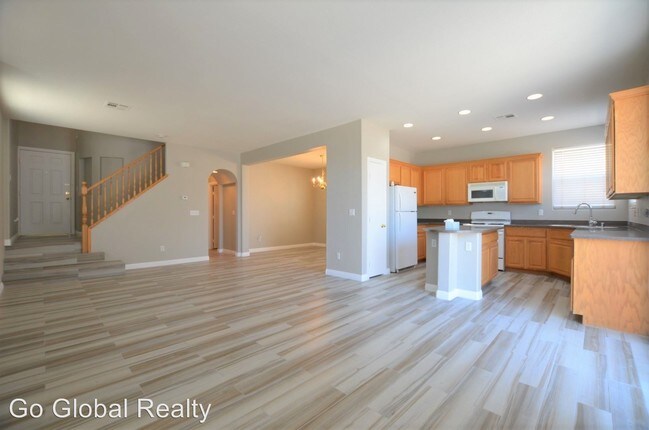 Building Photo - 3 br, 2.5 bath House - 9806 W Tompkins Ave