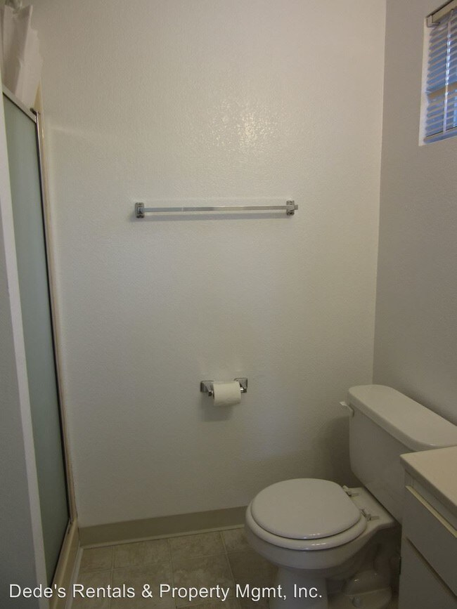 Building Photo - 3 br, 2 bath House - 671 Windsor River Road