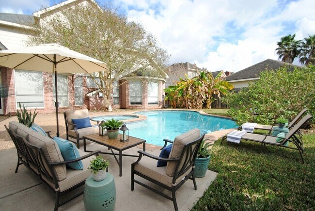 Foto del edificio - 2111 Parkview Ln