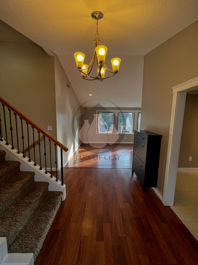 Building Photo - Beautiful South Salem Home-