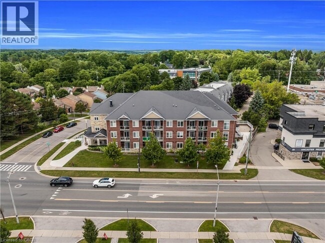 Building Photo - 95 Wilson St W