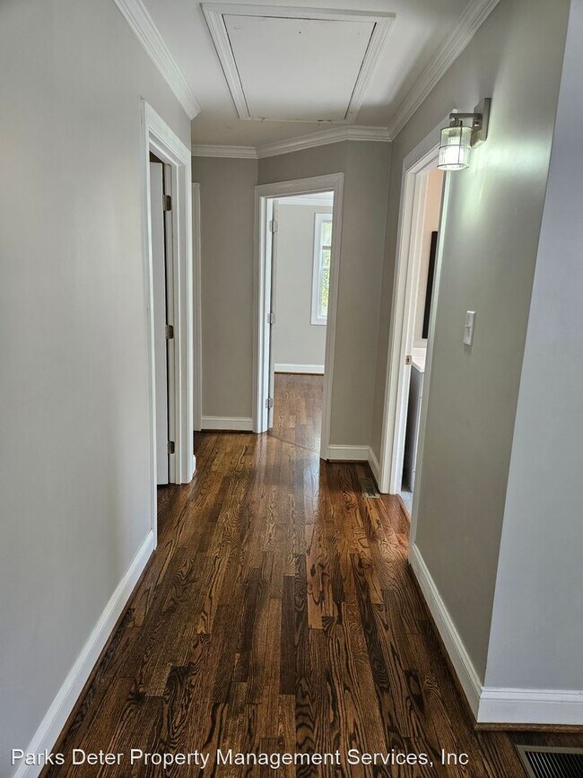 Building Photo - 3 br, 1 bath House - 541 Davis Street