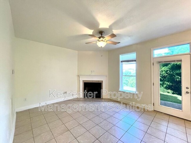 Building Photo - 30 Enchanted View Cir