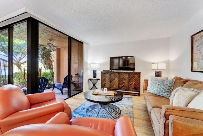 Foto del edificio - 955 Dotterel Rd