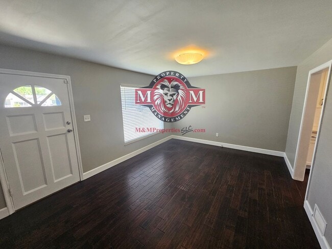 Building Photo - Great 4 Bd Home in Murray