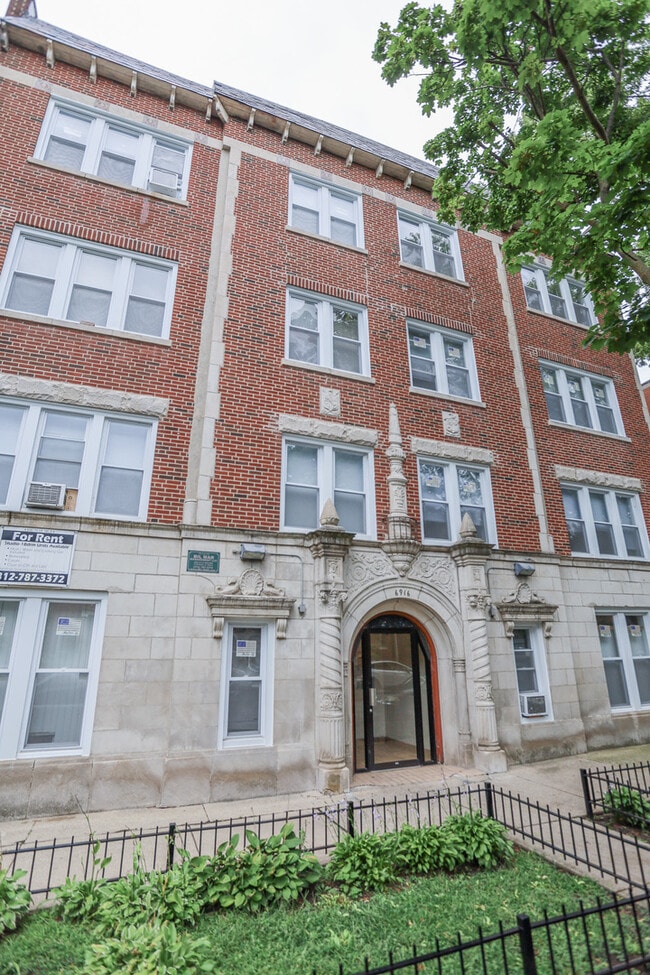 Building Photo - 6916 N Lakewood Ave