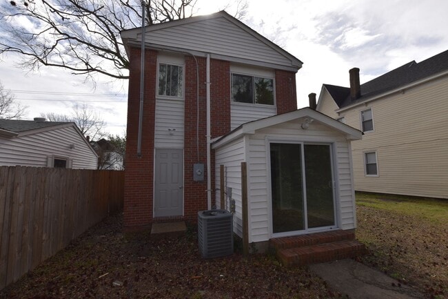 Photo - 1324 W 38th St House