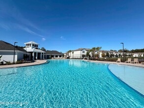 Building Photo - 33 Summer Daze Dr