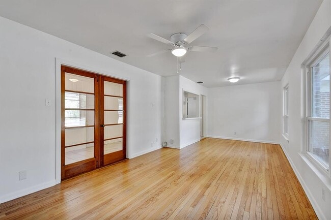 Building Photo - 430 Beryl Dr