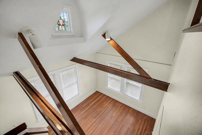 Building Photo - 2323 Park St