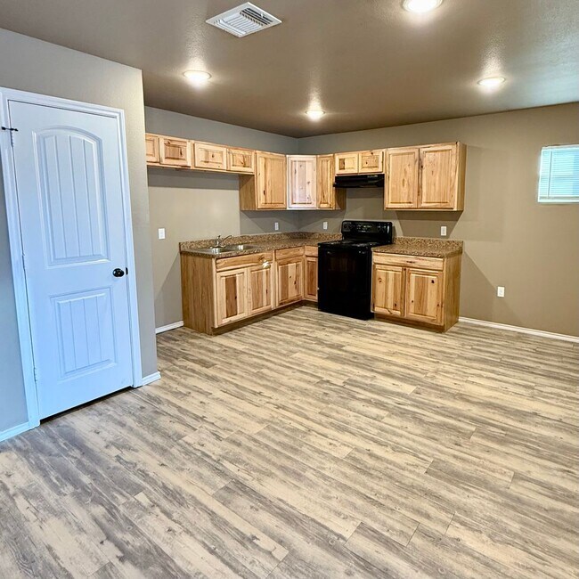 Foto del edificio - $99 Move In Special! - Cute 3 Bedroom 2 Ba...