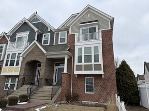 Building Photo - 4194 Royal Mews Cir