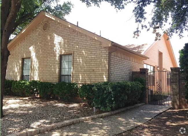 Building Photo - 4430 Winterberry Ln
