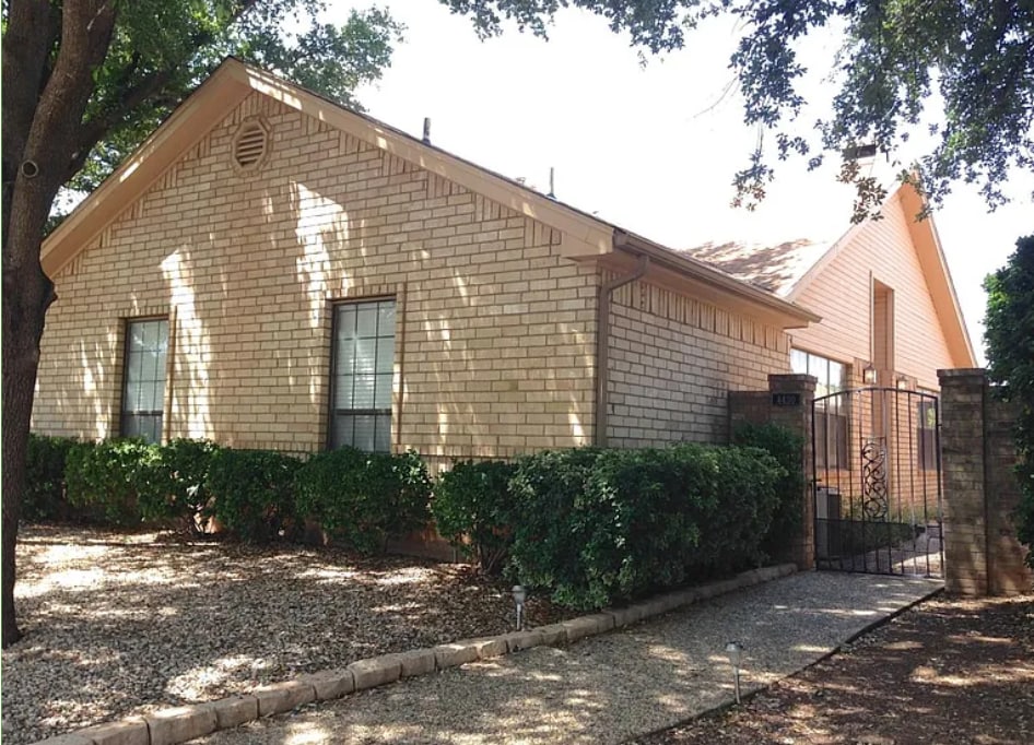 Frente de la casa - 4430 Winterberry Ln