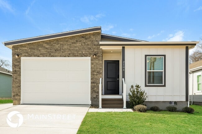 Building Photo - 2104 Belzise Terrace