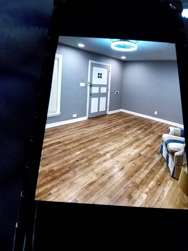 Building Photo - 1528 Luxor Rd