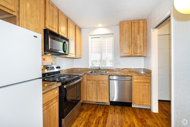 2BR, 1.5BA - 1,000SF - Kitchen - Laguna Gardens Apartments