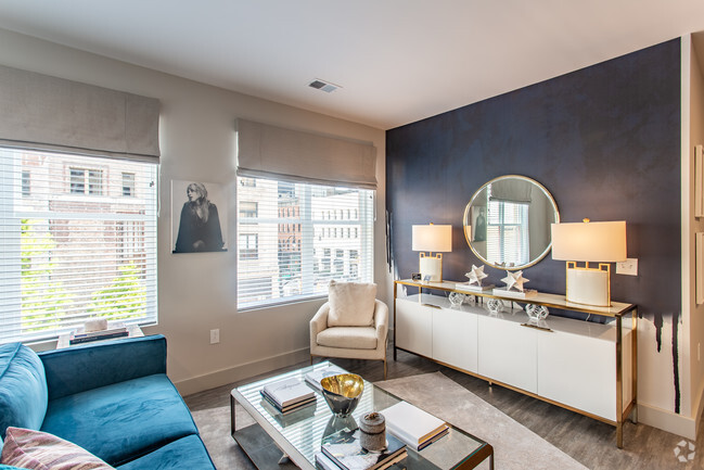 2BR, 2BA - 1,046 SF - B2-0 - The Nicholas