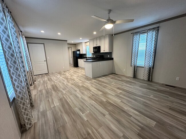 Foto del edificio - 5691 Windjammer Ct