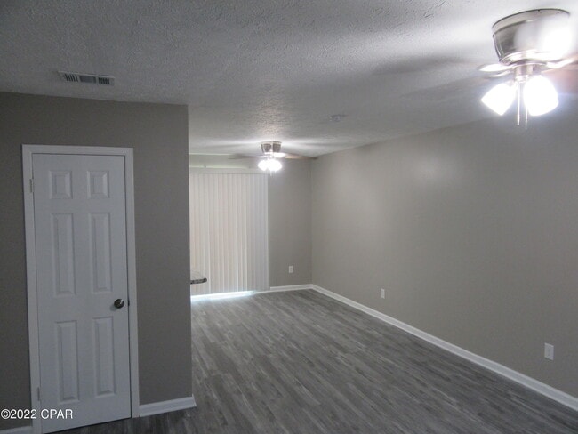 Building Photo - 2912 Sequoia Ave