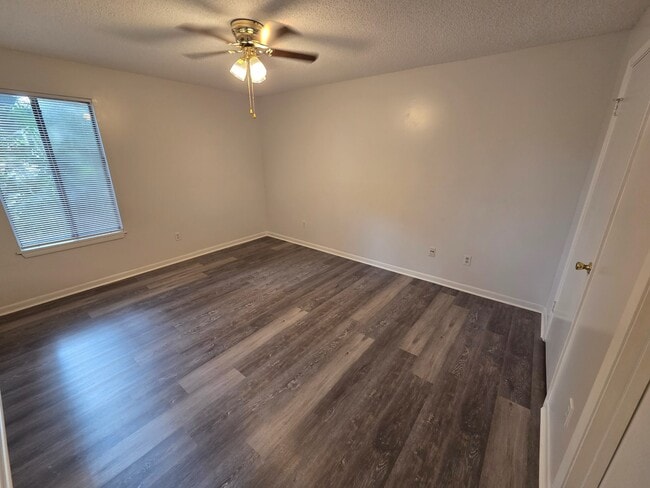 Building Photo - 3550 Sable Palm Ln