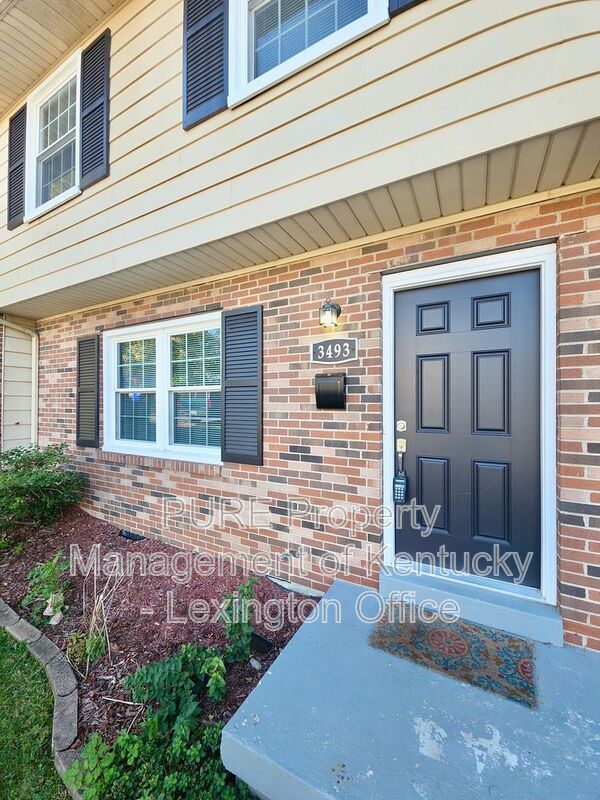 Building Photo - 3493 Sutherland Dr