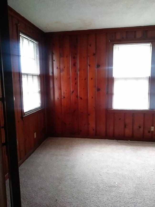 Foto del edificio - 2741-43 Kimball Ave