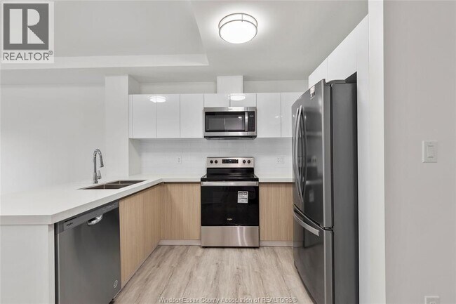 Building Photo - 3340 Stella Crescent