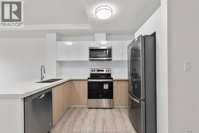 Building Photo - 3340 Stella Crescent