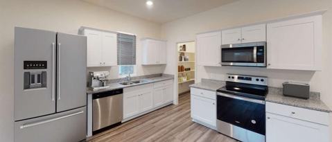 Foto del edificio - 768 Richmond Dr