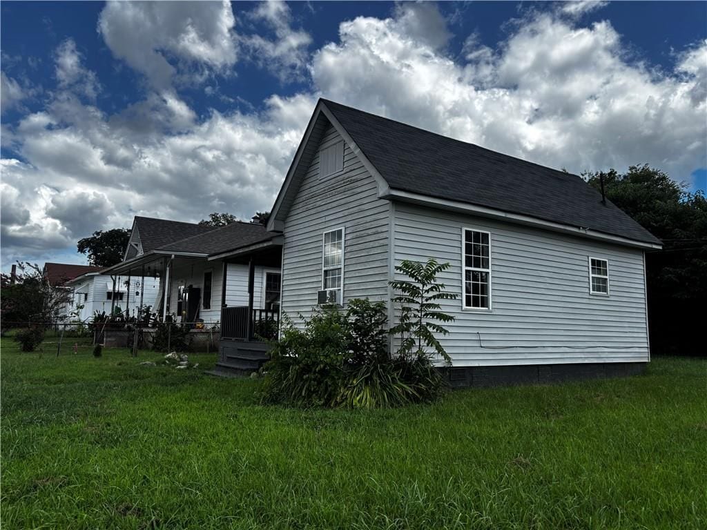 Building Photo - 722 La Due Street
