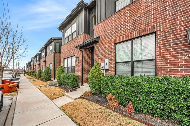 Building Photo - 2825 Stanley Ave