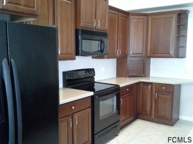 Building Photo - 93 Raintree Cir