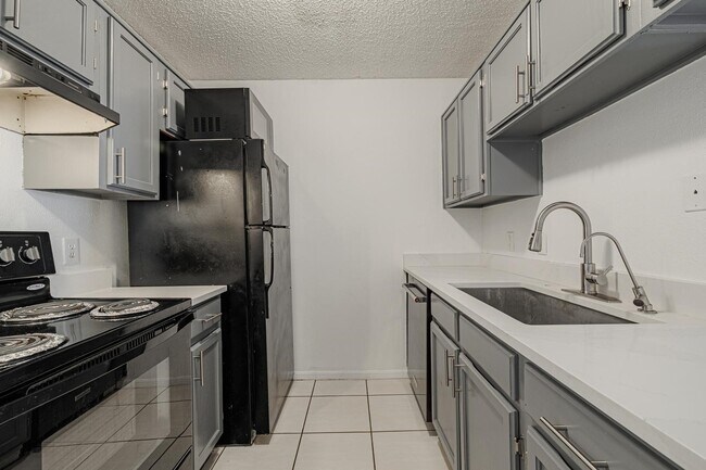 Foto del edificio - 3770 Lovers Wood Ln