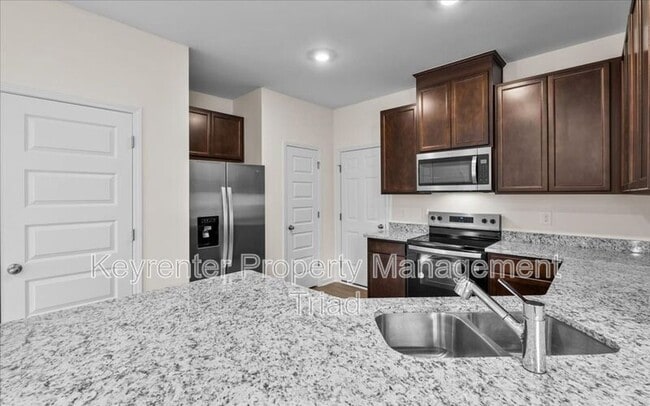 Photo - 174 Parker Ln Townhome