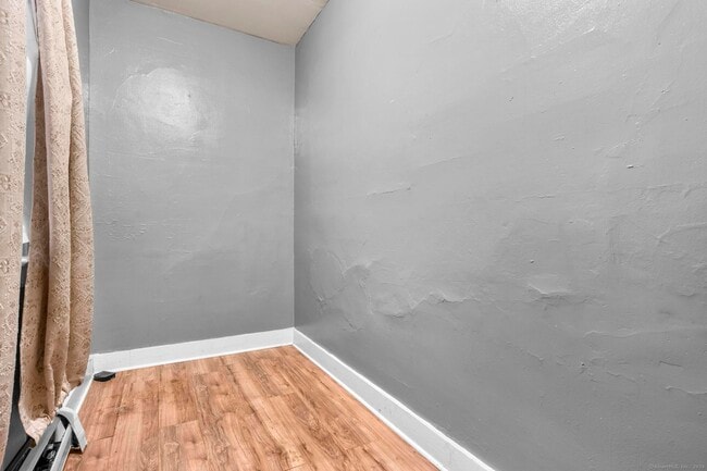 Building Photo - 379 Winthrop Ave