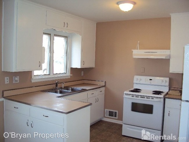 Foto del edificio - 6544-6546 Metcalf Ave