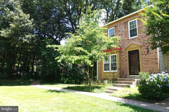 Building Photo - 5431 New London Park Dr