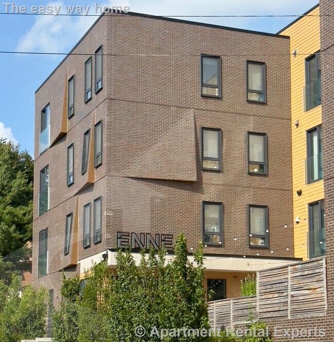 Building Photo - 9 Central St