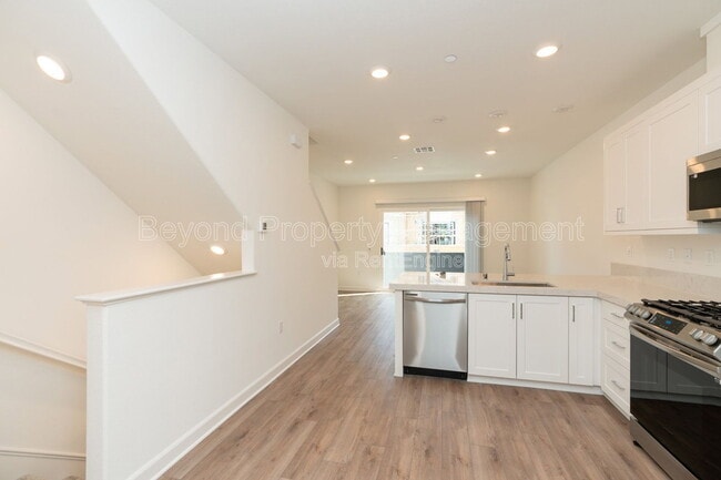 Building Photo - 2126 Senita Dr