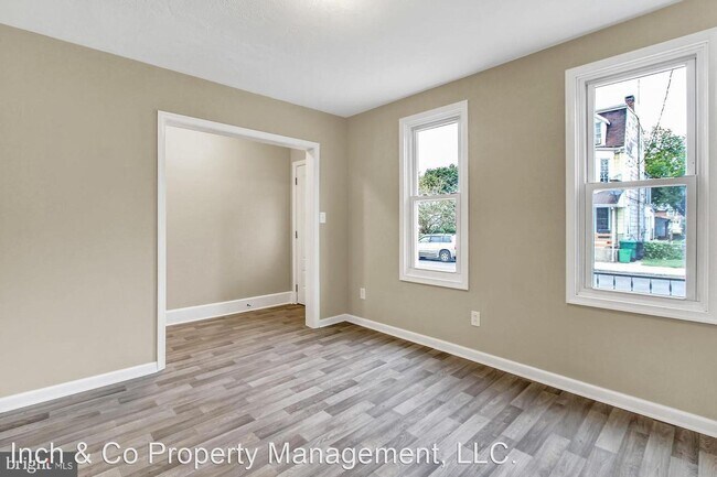 Building Photo - 1554 W Philadelphia St