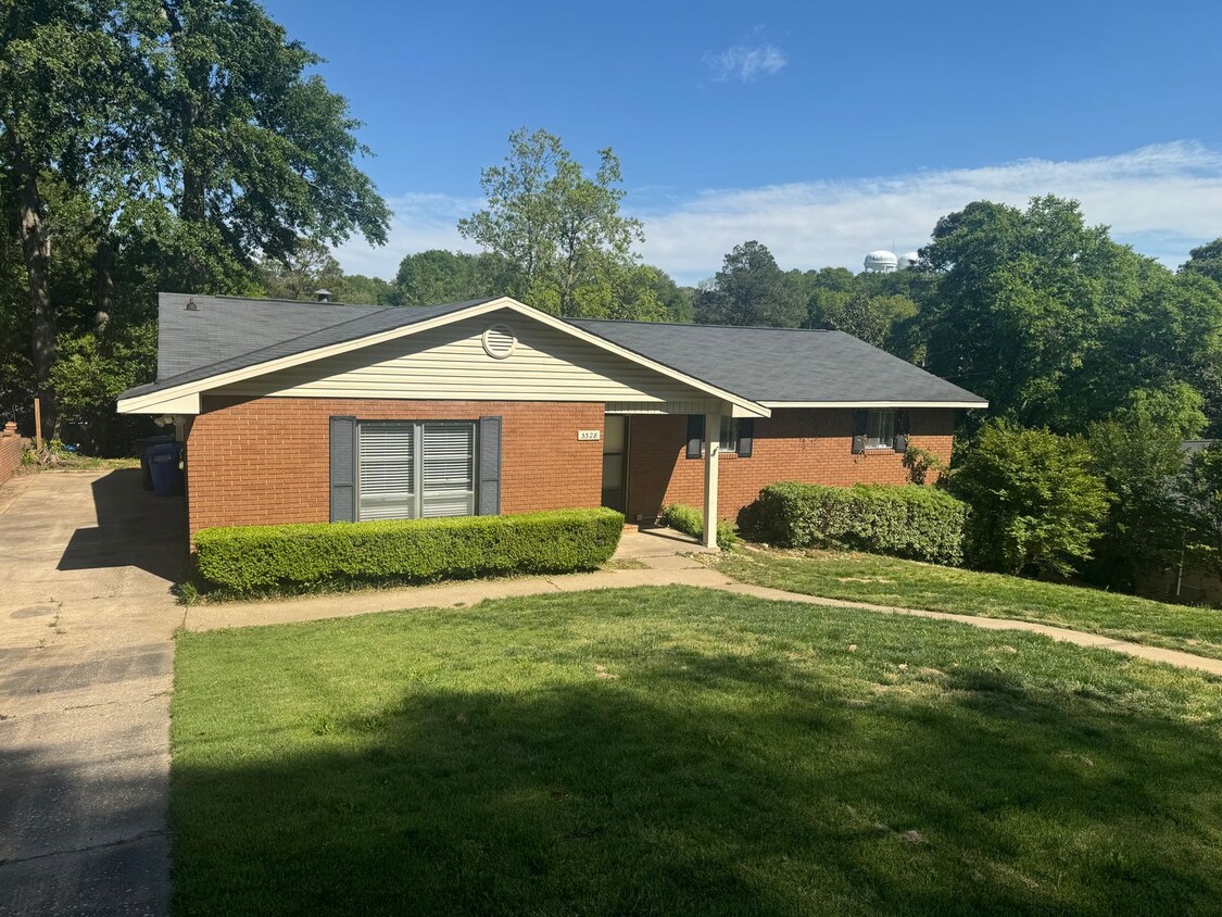 Primary Photo - Mohina Woods brick home