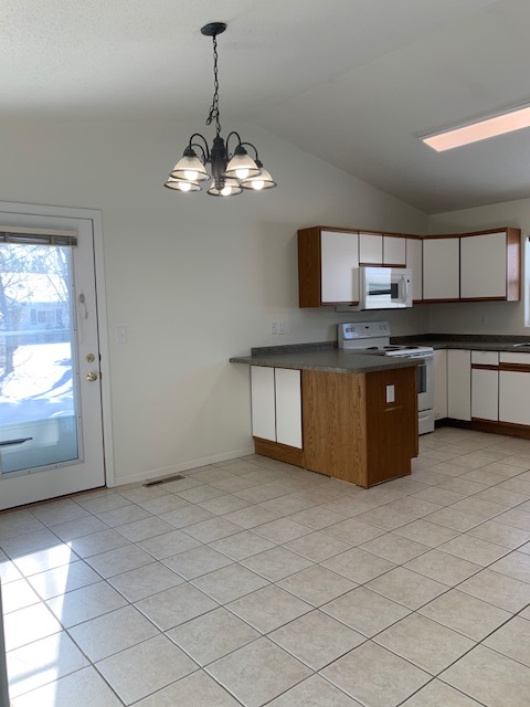 Foto del edificio - 730 Hidden Trail Ct SW