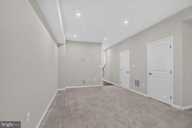 Building Photo - 168 Woodgate Cir