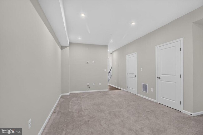 Foto del edificio - 168 Woodgate Cir