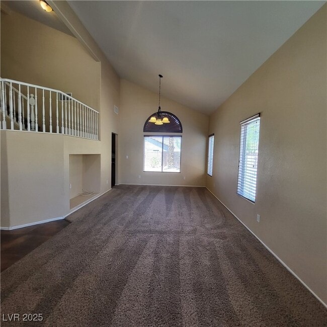 Building Photo - 1720 Flores Ln