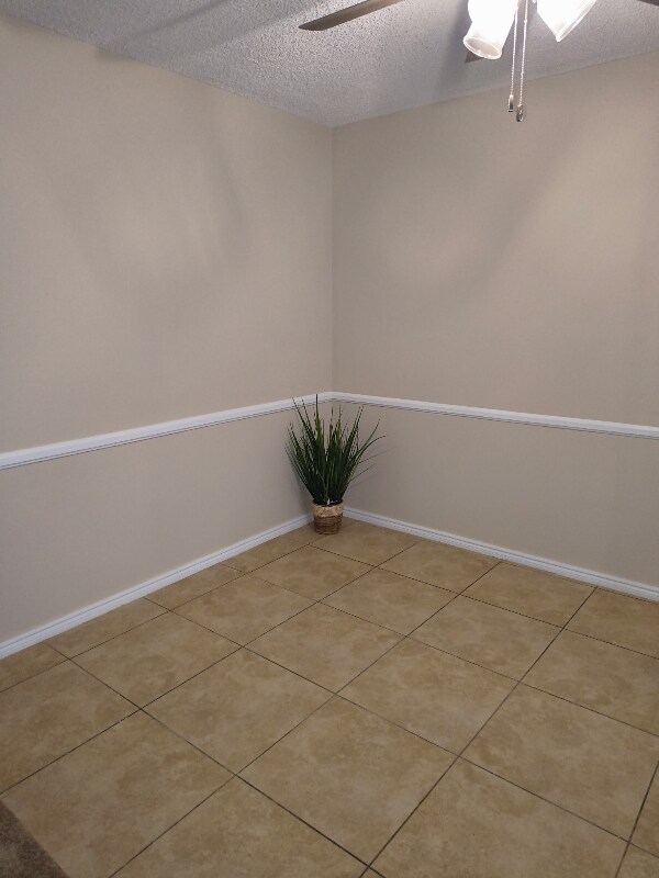 Foto del edificio - 400 E Live Oak St