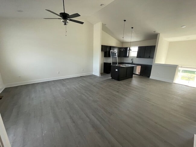 Building Photo - 5103/05 S Chase Ave